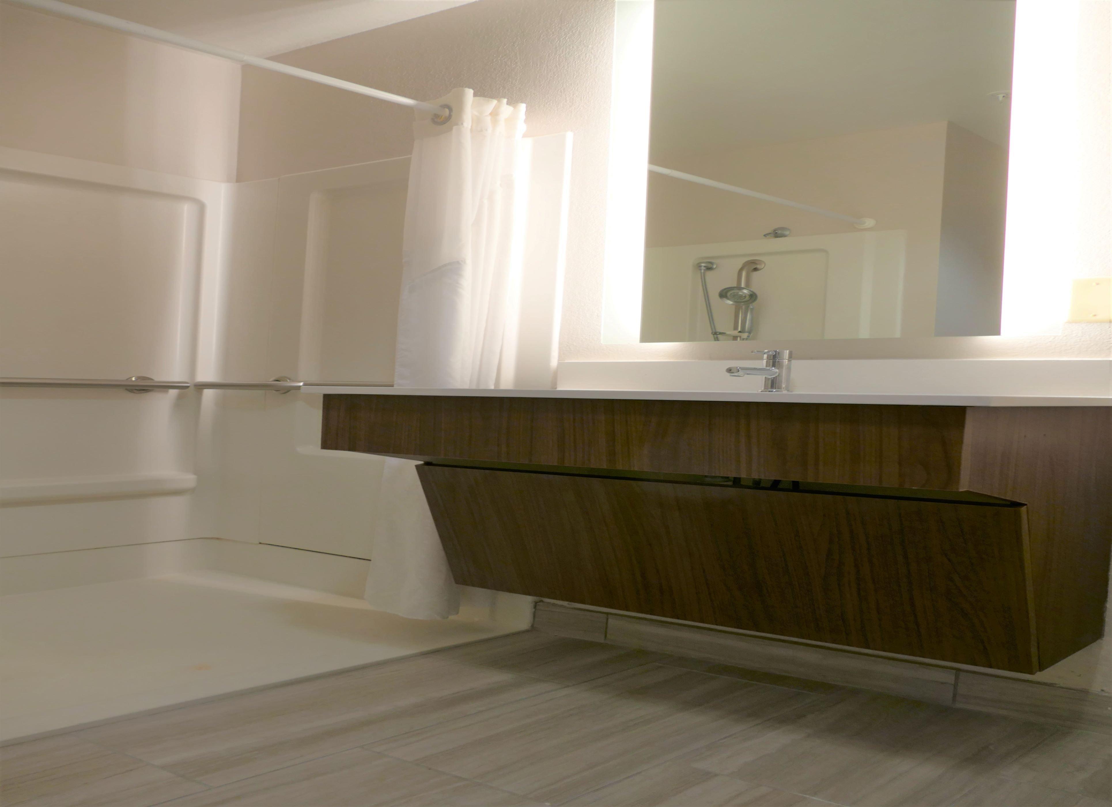 Express By Ihg Hotel Lebanon
