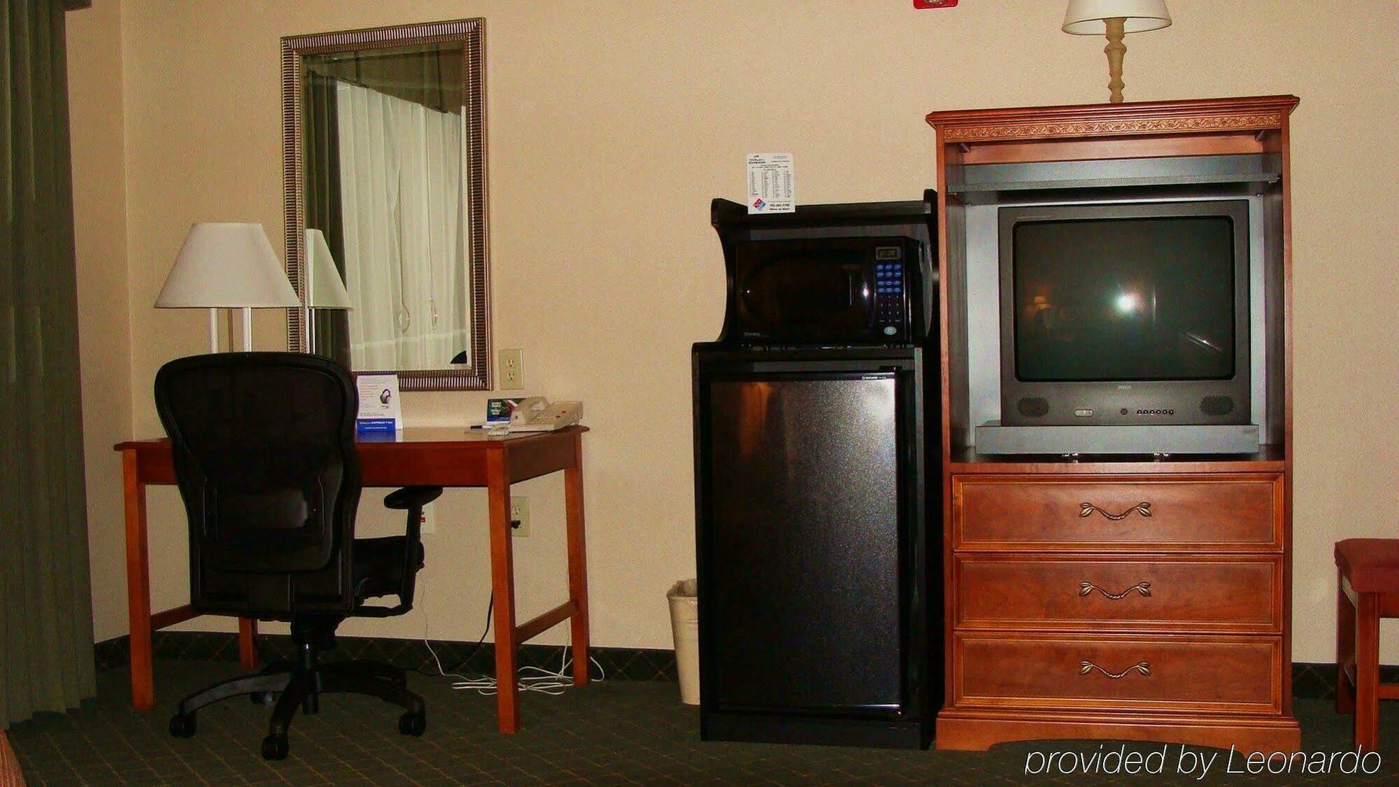 Express By Ihg Hotel Lebanon